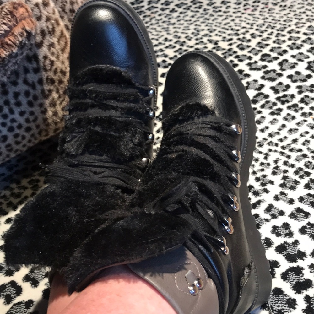 Womens ASOS Faux Leather / Fur Boots - Worn By Tawny Kitaen - Picture 9 of 13